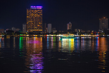 Obraz premium Night panorama of Han River embankment and skyscrapers in Da Nang in Vietnam at night