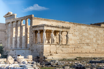 Obraz premium The ionic Erechtheion temple on the Acropolis in Athens, Greece