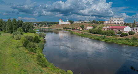 Obraz premium castle in the city of Grodno view across the river.