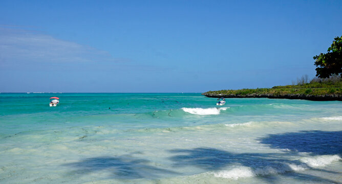 fisher baots at the coast of zanzibar