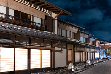 Fototapeta premium 京都祇園の夜景(京町屋)