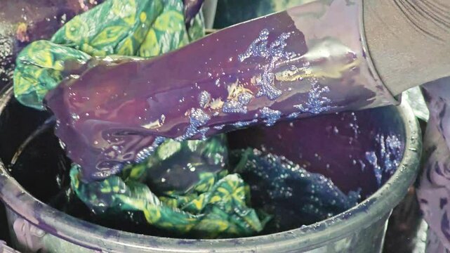 How to dye indigo fabric with wax painting