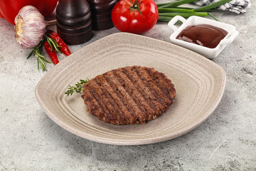 Grilled minced beef burger cutlet