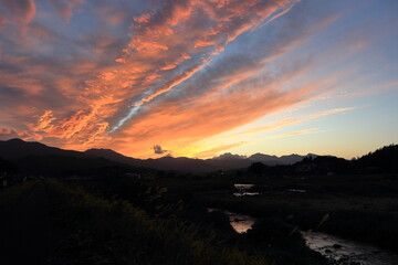 燃えるような秋の夕焼け