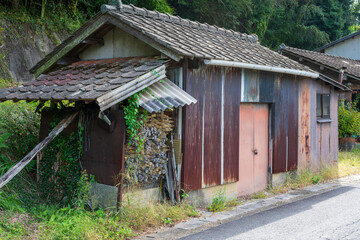 日本の岡山県久米郡美咲町の古くてとても美しい建物