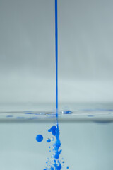 farbe tropfen strahl wasser blau