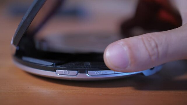 insert cd into a cd player