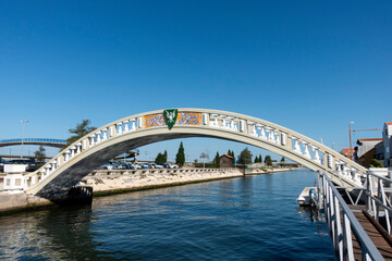 Obraz premium View of the Carcavelos Bridge from 1953 on the San Roque canal in Aveiro. Centro Region, Portugal.