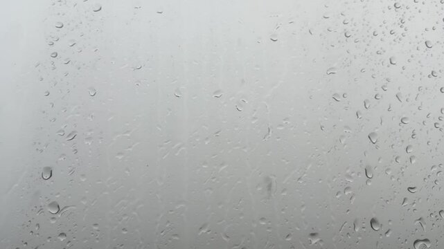 gotas de chuva na janela 