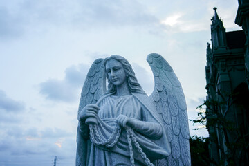 statue of angel