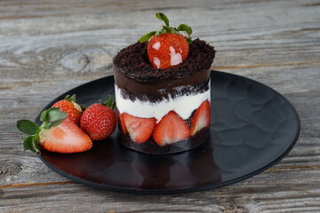 berry chocolate cake