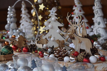 Marché de Noël les décors des fêtes de Noël