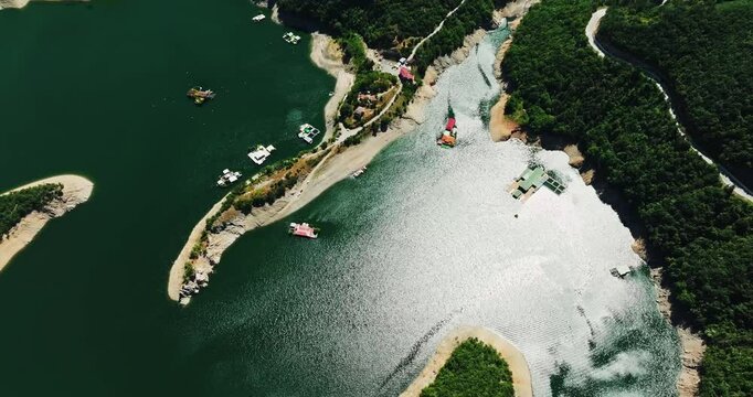Wide River Basin Curve Meandre Vibrant Sunny Day Mountain Retreat Family Drone Orbit