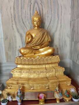 Golden statue of lord Buddha