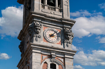 Campanile - dettaglio orologio - Varese