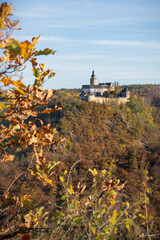 Burg Falkenstein (Harz, Sachsen-Anhalt, Deutschland) im Herbst. 