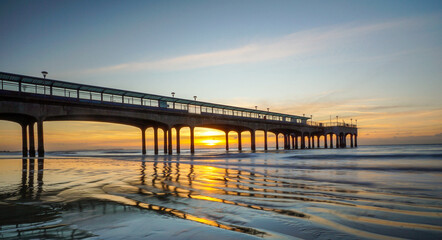 Obraz premium Sunrise Boscombe Pier Bournemouth