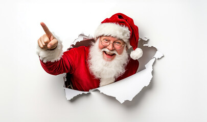 Santa Claus steckt den Kopf durch ein Loch in der Wand und zeigt mit dem Finger neben sich