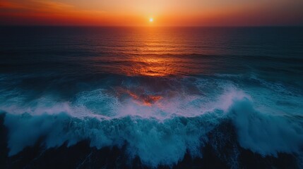 Fototapeta premium Serene Sunset Over Ocean Waves