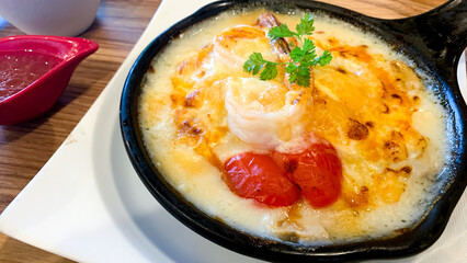 エビとトマトのチーズドリア