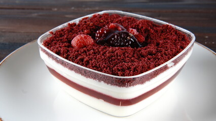 red berry cake