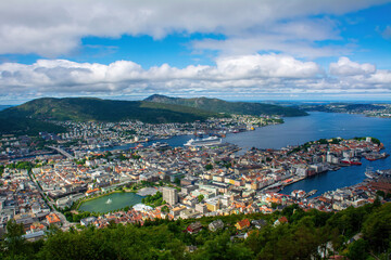 Fototapeta premium The panoramic view of a colorful Norwegian Bergen town from a hill. 