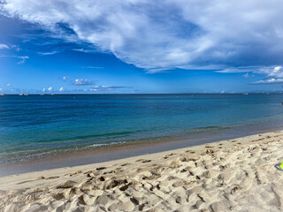 Obraz premium blue sky and blue ocean