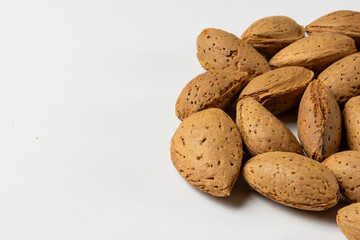 raw almonds