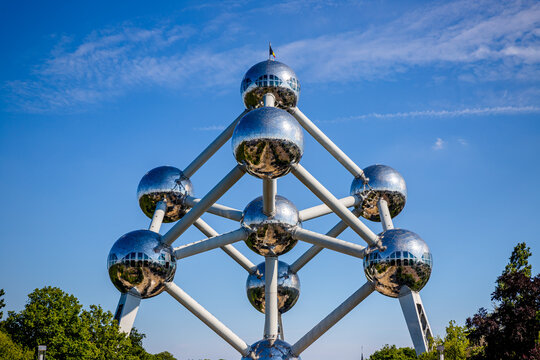 L' Atomium de Bruxelles  construit &agrave; l'occasion de l'Exposition universelle de 1958