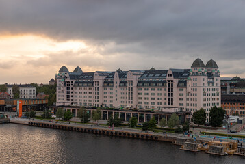 Obraz premium Havnelageret Building at Sunset