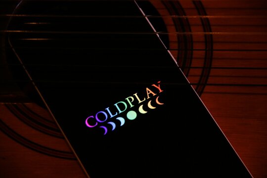 Coldplay - Coldplay &eacute; uma banda brit&acirc;nica de rock fundada em 1997 na Inglaterra pelo vocalista e pianista Chris Martin e o guitarrista Jonny Buckland no University College London. 
