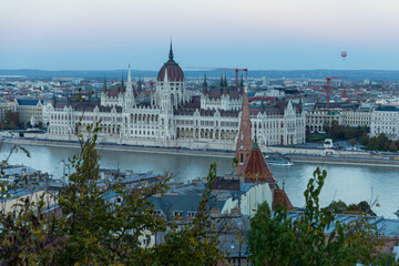 Fototapeta premium Budapest, Hungary: view of the parliament from the fisherman's bastion