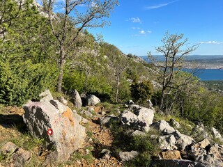 Mountaineering trails on Velebit and in Paklenica National Park (Starigrad, Croatia) - Bergsteigerwege auf dem Velebit und im Nationalpark Paklenica (Kroatien) - Planinarske staze na Velebitu