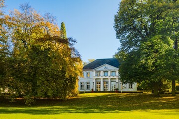 Herbstlicher Landschaftsgarten  im  Kurpark Bad Nenndorf
