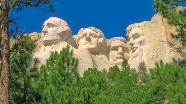 talking statues of Mount Rushmore National Memorial is a sculptural rock complex in South Dakota, Black Hills, made of huge granite blocks. The presidents are: Washington, Jefferson, Roosevelt and