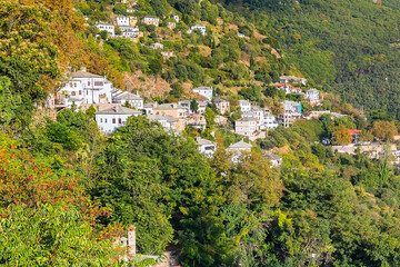 Obraz premium Aerial view of Makrinitsa village in Pelion, Greece
