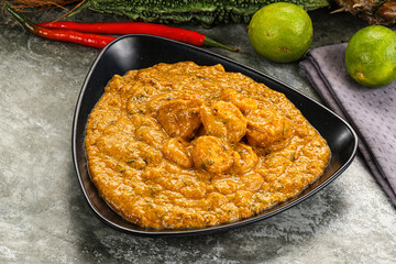 Indian prawn masala with spices