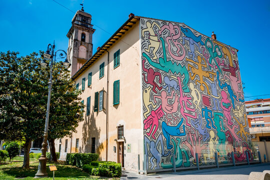 La fresque g&eacute;ante Tuttomondo de Keith Haring &agrave; Pise