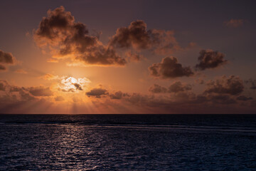 Obraz premium sunset over the sea - Angaga Island - Maldives