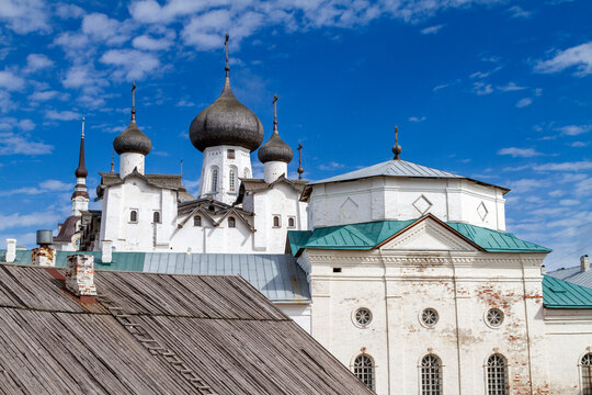 A view of the Russian Orthodox Solovetsky Monastery founded in 1436 by two monks on Bolshoy Island, UNESCO World Heritage Site, Onega Bay, Arkhangel Oblast, Russia, Arctic, Europe