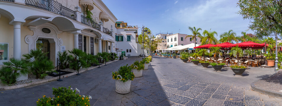 View of restaurant on Corso Vittoria Colonna in Porto d'Ischia (Port of Ischia), Island of Ischia, Campania, Italy, Europe