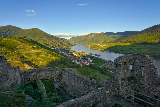 Panoramic view over the Wachau from castle Hinterhaus near Spitz