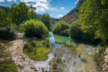 The Cueva del Gato is a unique and wonderful natural corner in the province of Malaga. More specifically, in the Sierra de Grazalema Natural Park, 15 minutes from Ronda.