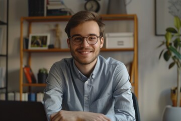 Obraz premium Happy businessman student worker posing at work desk portrait.