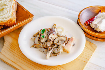 きのことベーコンのクリーム煮