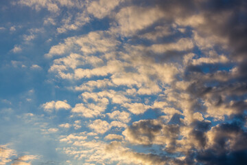 夕焼けの高層雲