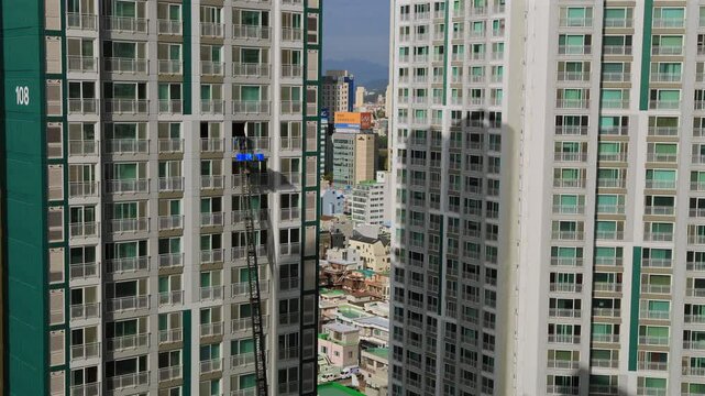 Moving Platform of Ladder Truck at Ulsan High-Rise