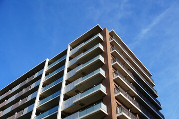 マンションの外観写真、建築写真や不動産関係の素材として活用できます。