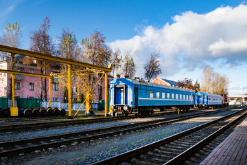 Obraz premium Railway station Vitebsk, Belarus. Rails and blue wagons