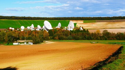Paraboles de la station de télécommunication spatiale de Bercenay-en-Othe dans l'Aube. France...